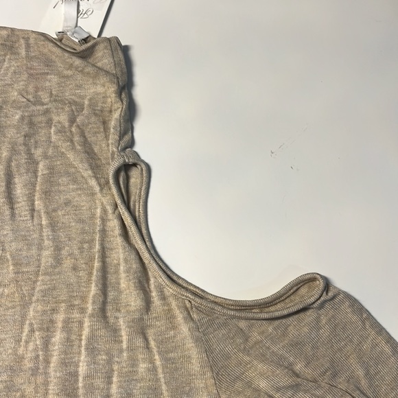 Top - Picture 3 of 9